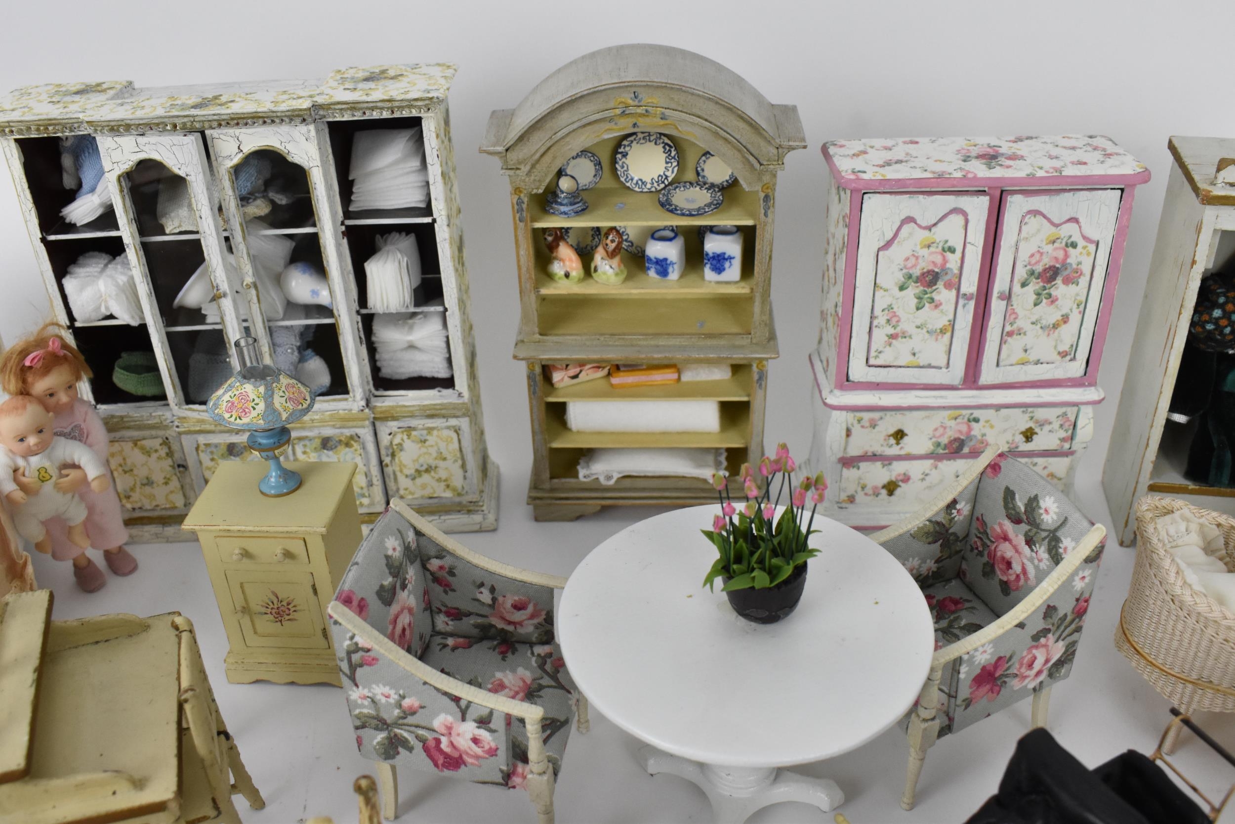A collection of doll's house furniture and objects, to include dressers, painted bedroom - Image 10 of 18
