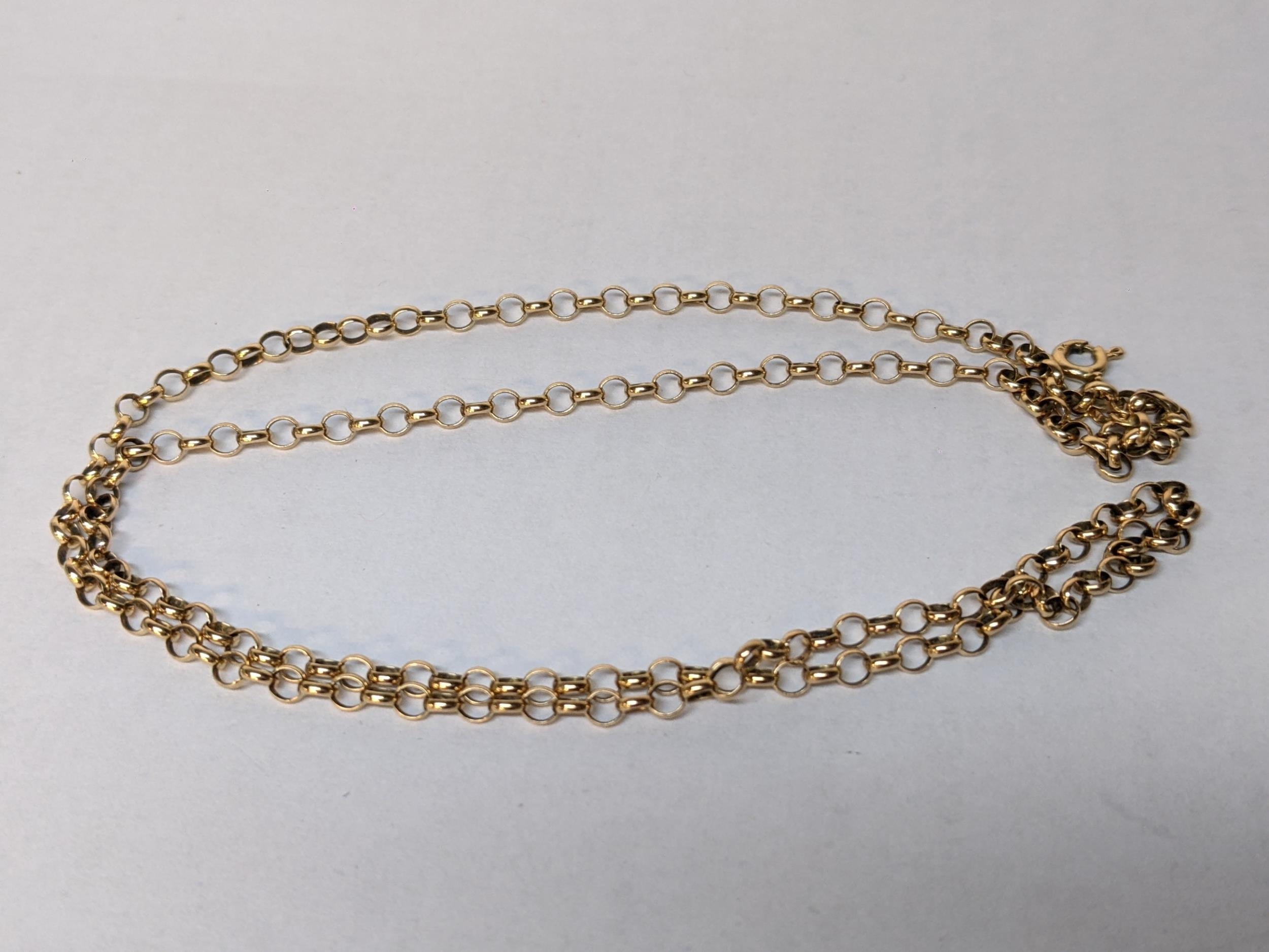 A 9ct gold chain link necklace, 5.5g Location: