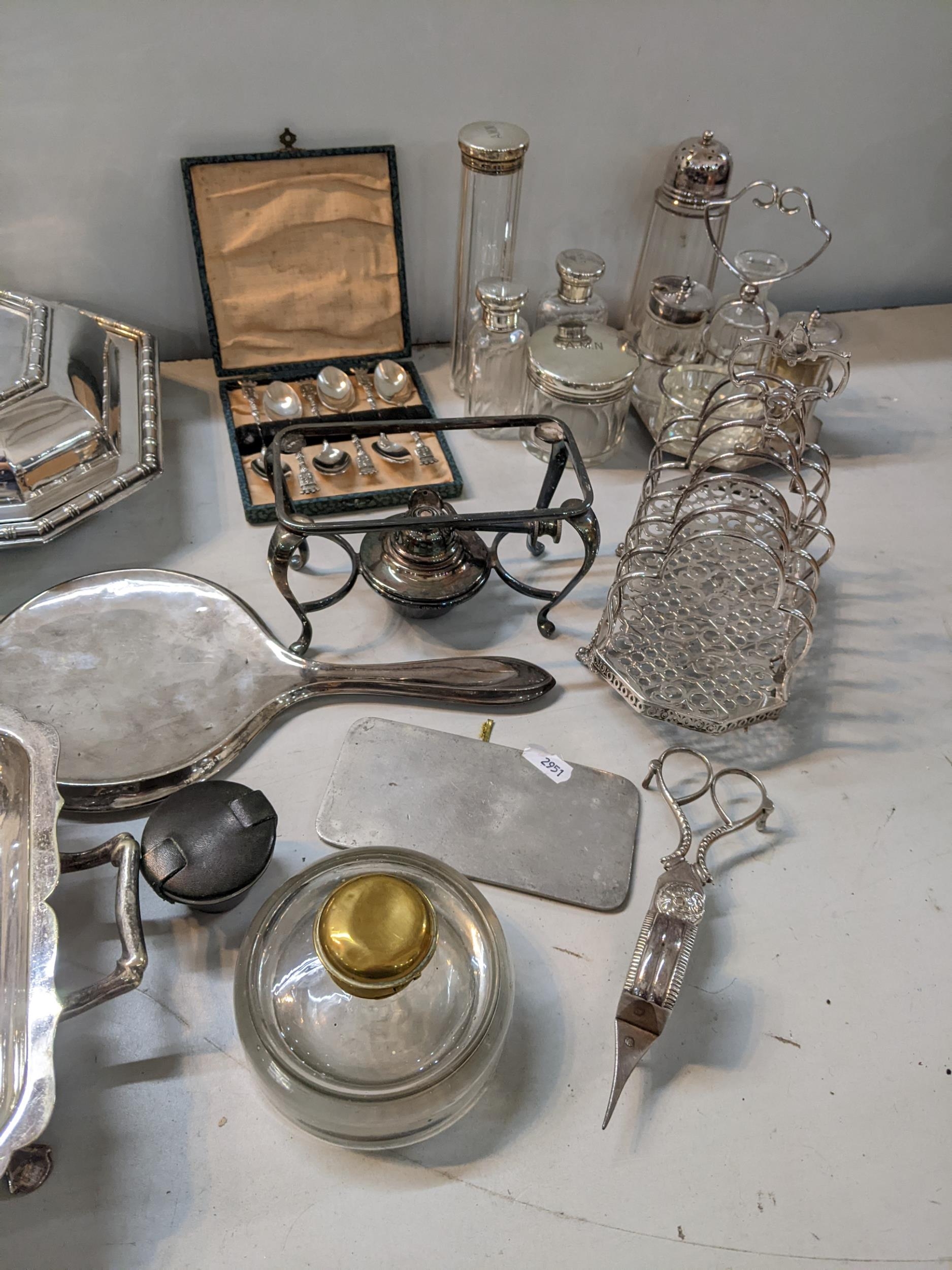 Mixed silver and silver plate to include silver topped dressing table jars and silver mirror, of - Image 2 of 3