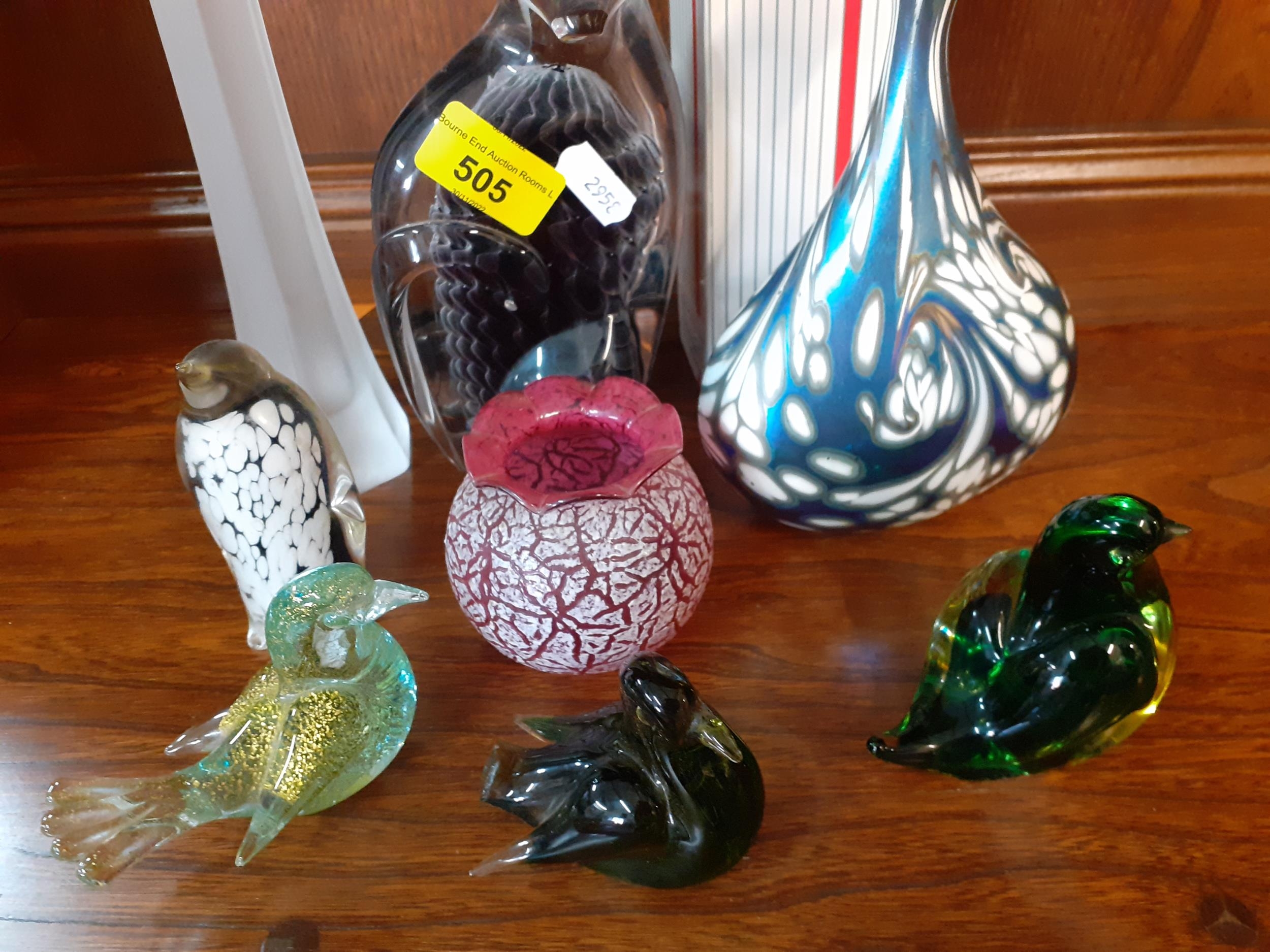 A small quantity of decorative glass ornaments to include Murano glass birds A/F, an iridescent - Image 2 of 2