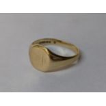 A 9ct gold gents signet ring, 4.5g Location: