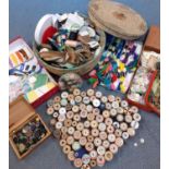 Mixed vintage sewing items to include wooden cotton reels by Sylko, Coats and Chain, silk embroidery