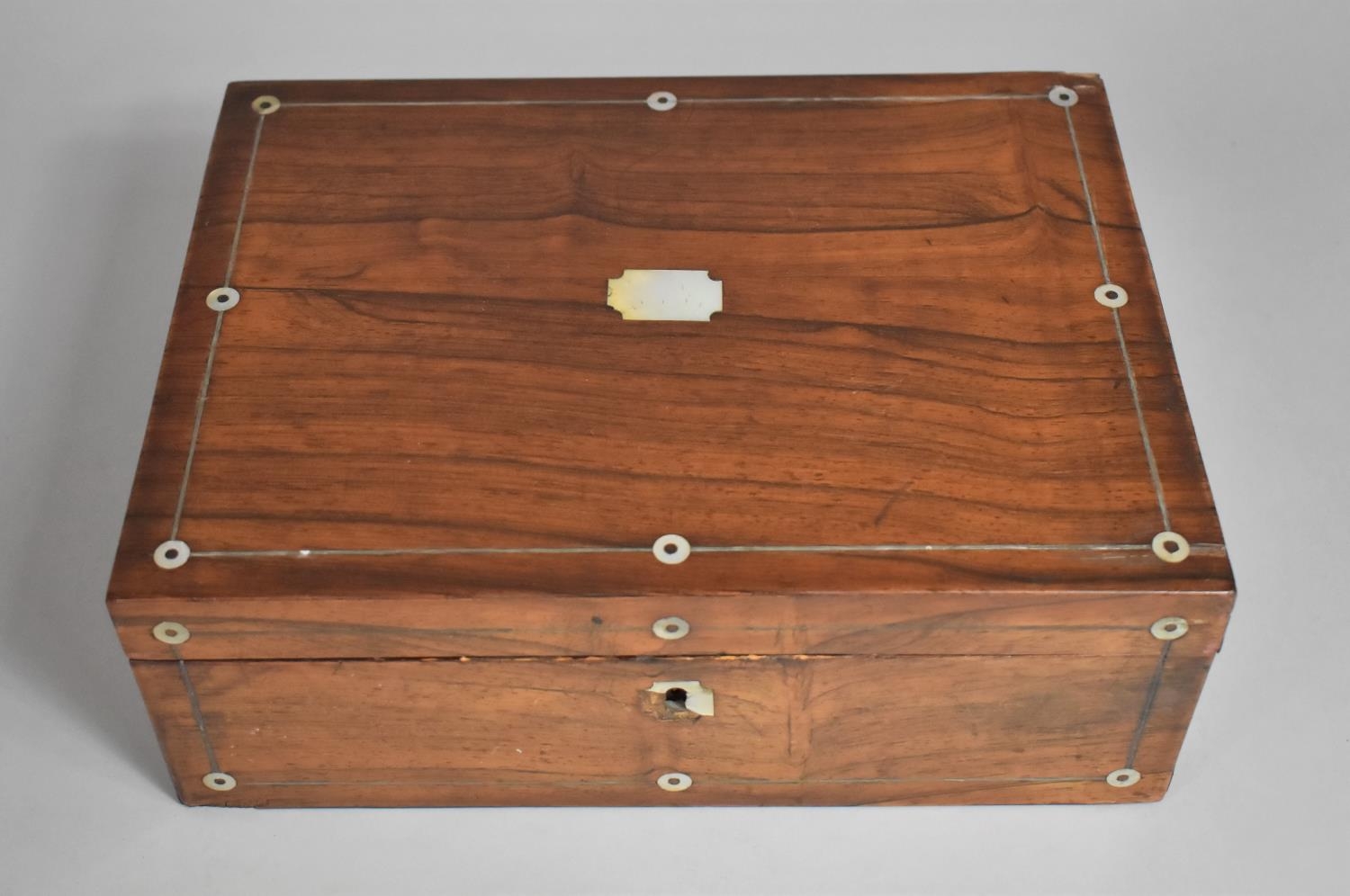 A Late 19th Century Mahogany Work Box with Mother of Pearl Inlay and Escutcheons, 30x22.5x10.5cms - Bild 2 aus 4