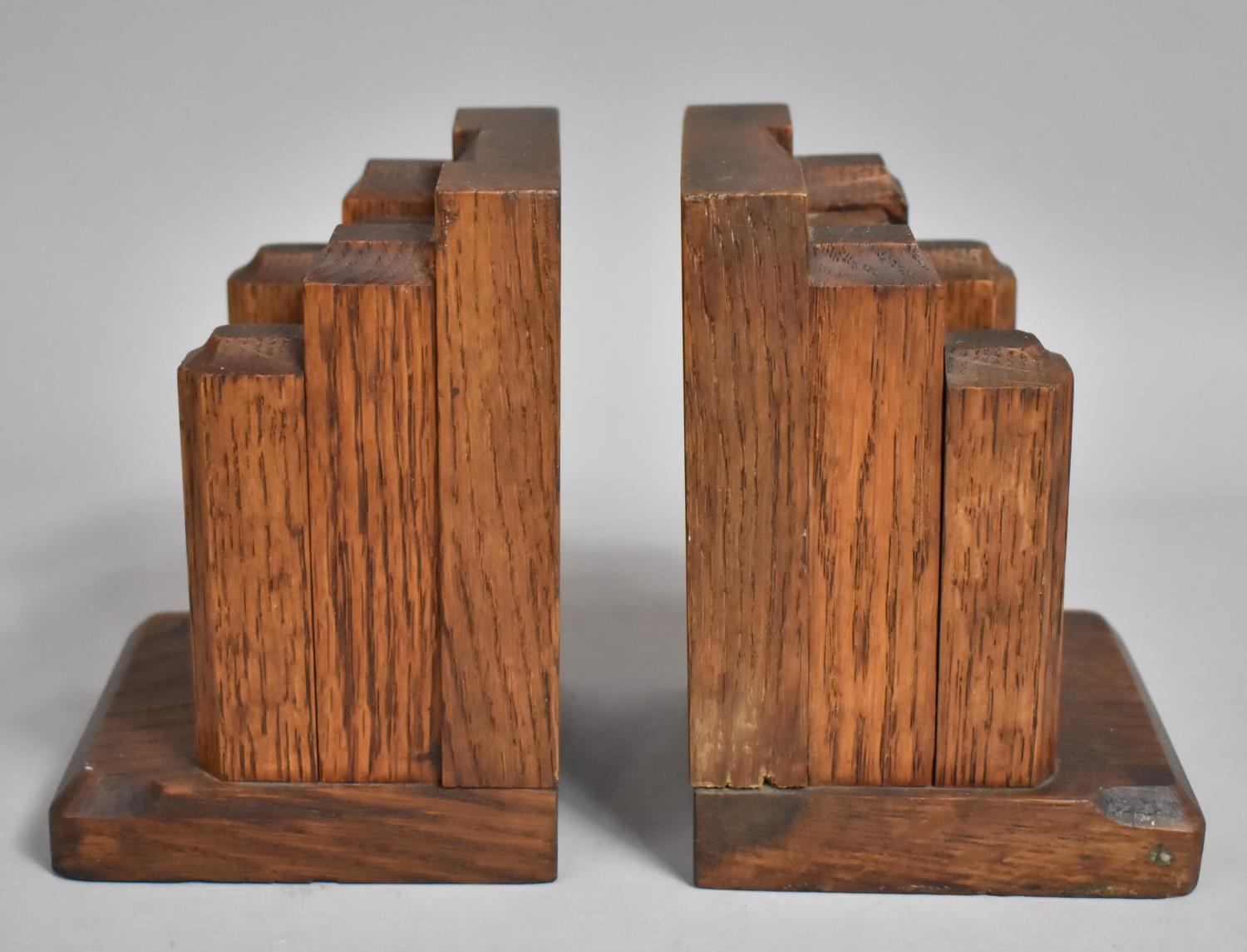 A Pair of Mid 20th Century Oak Carved Bookends in the Form of Castle Gates, 15cms High - Bild 2 aus 3