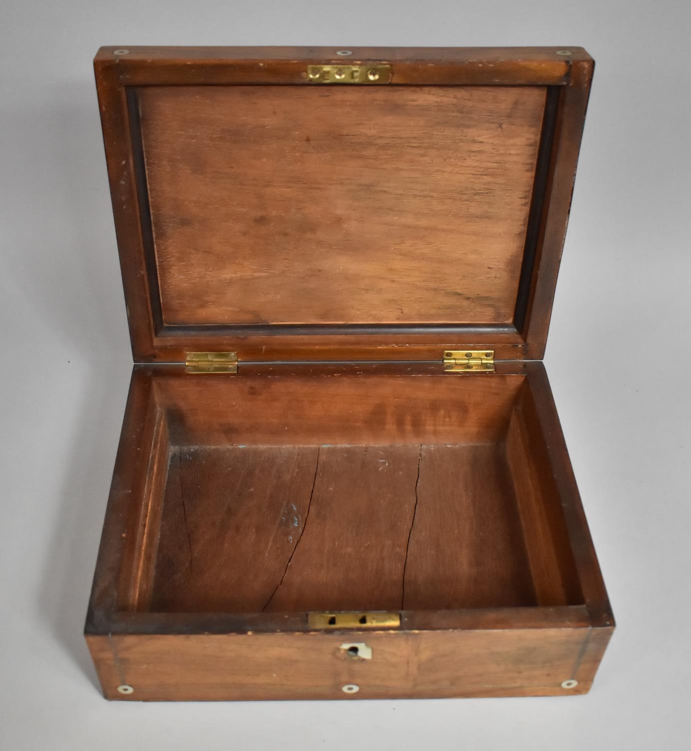 A Late 19th Century Mahogany Work Box with Mother of Pearl Inlay and Escutcheons, 30x22.5x10.5cms - Bild 3 aus 4