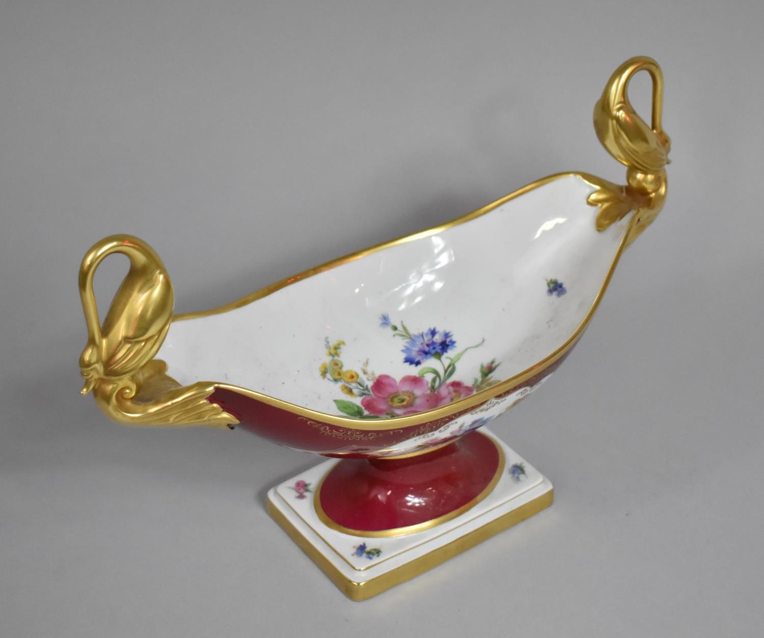 A German Alka Kunst Two Handled Gilt and Maroon Mantle Bowl with Hand painted Floral Decoration, - Bild 2 aus 2