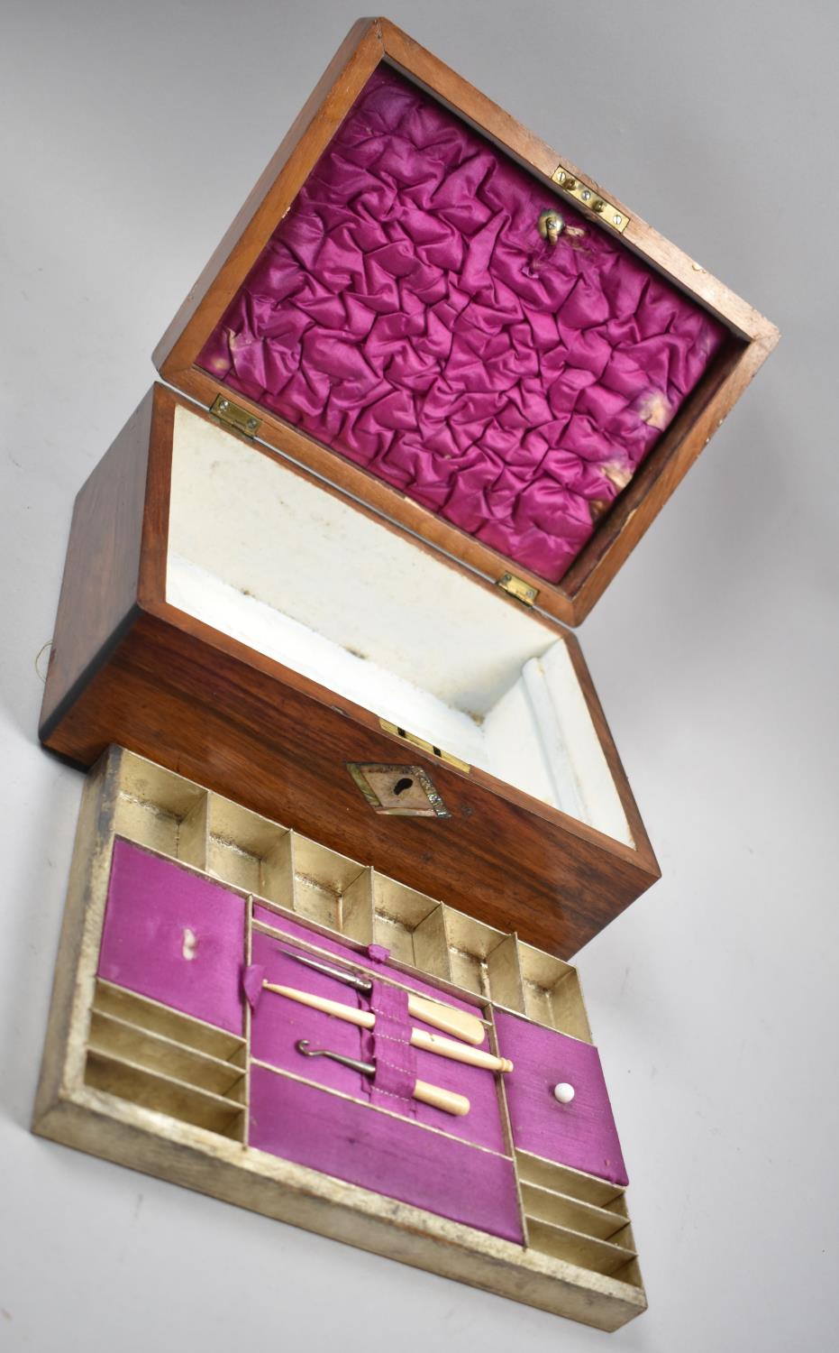 A Late 19th/Early 20th Century Mahogany Ladies Workbox with Removable Fitted Inner Tray, Mother of - Bild 2 aus 2