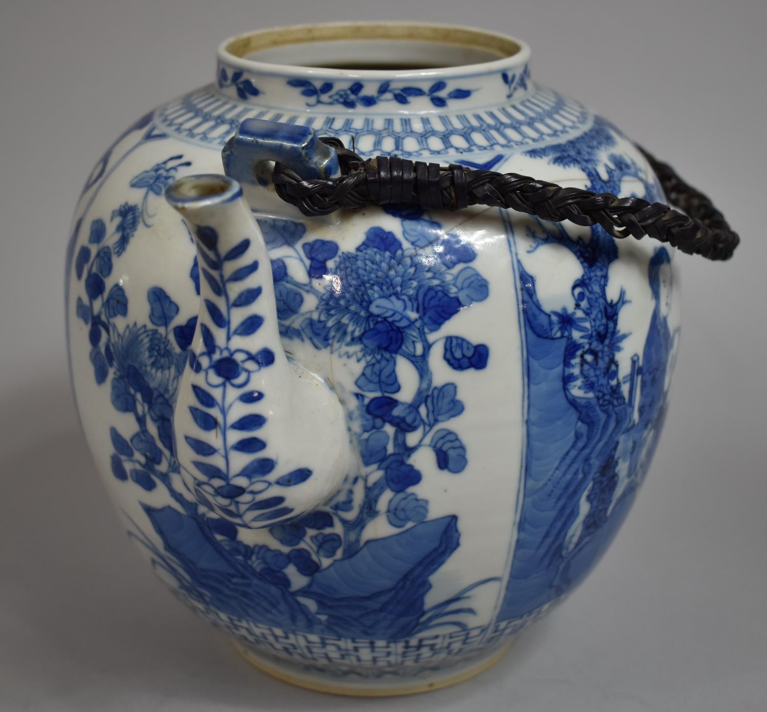 A Large 18th/19th Century Chinese Export Porcelain Teapot of Bellied Form Decorated with Family - Image 4 of 5