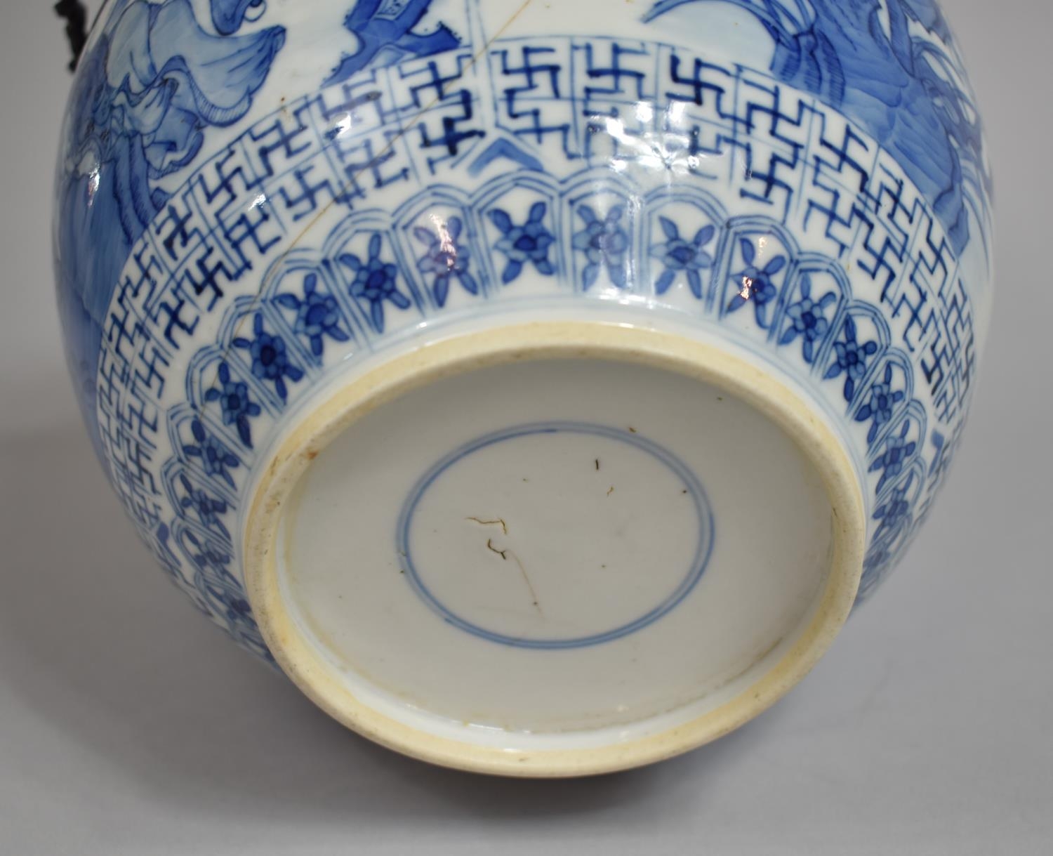 A Large 18th/19th Century Chinese Export Porcelain Teapot of Bellied Form Decorated with Family - Image 5 of 5