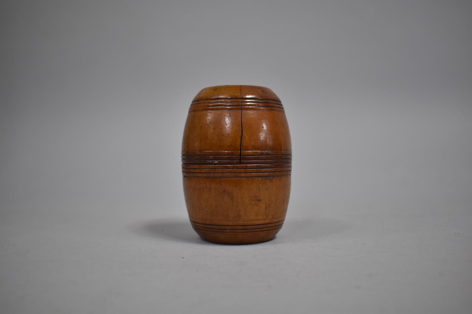 A Late 19th/Early 20th Century Treen Box in the Form of a Barrel, 9.5cm high - Image 2 of 3