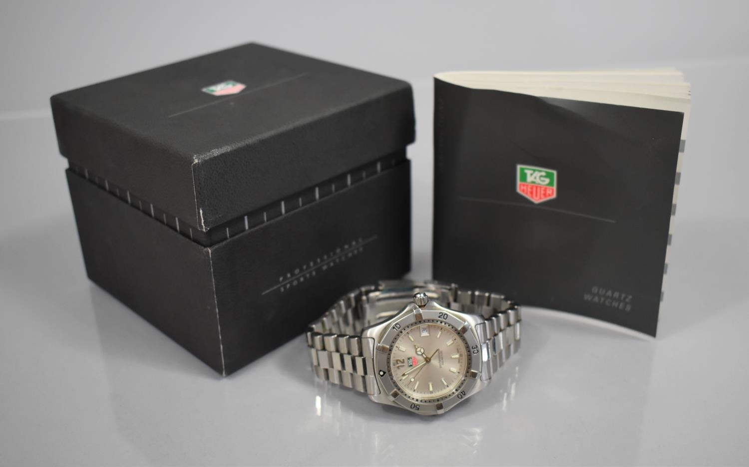 A Gents Tag Heuer Aquaracer Stainless Steel Wrist Watch, Silvered Dial with Baton Markers, Date