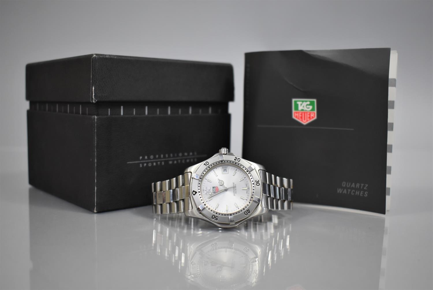 A Gents Tag Heuer Aquaracer Stainless Steel Wrist Watch, Silvered Dial with Baton Markers, Date - Image 2 of 2