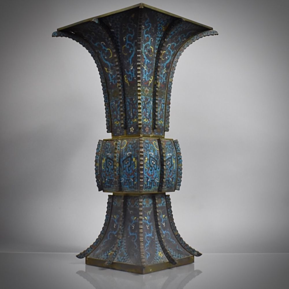 Selected Antiques, Oriental Ceramics and Collectables