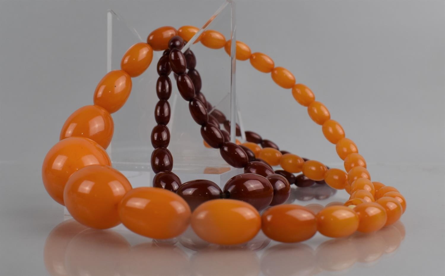 Two Strings of Early to Mid 20th Century Bakelite Amber Beads, Cherry and Egg Yolk, Both Approx - Bild 2 aus 2