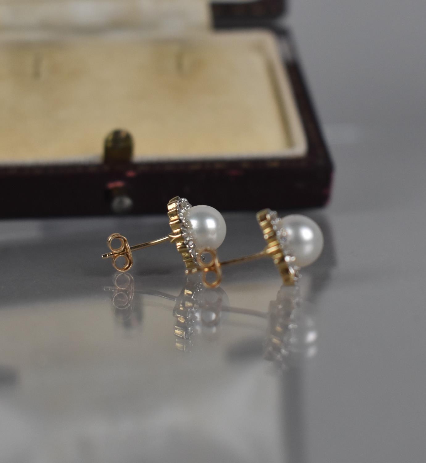 A Pair of Diamond and Pearl Cluster Stud Earrings, Central White Pearl Approx 6mm Diameter, Set in - Image 4 of 4