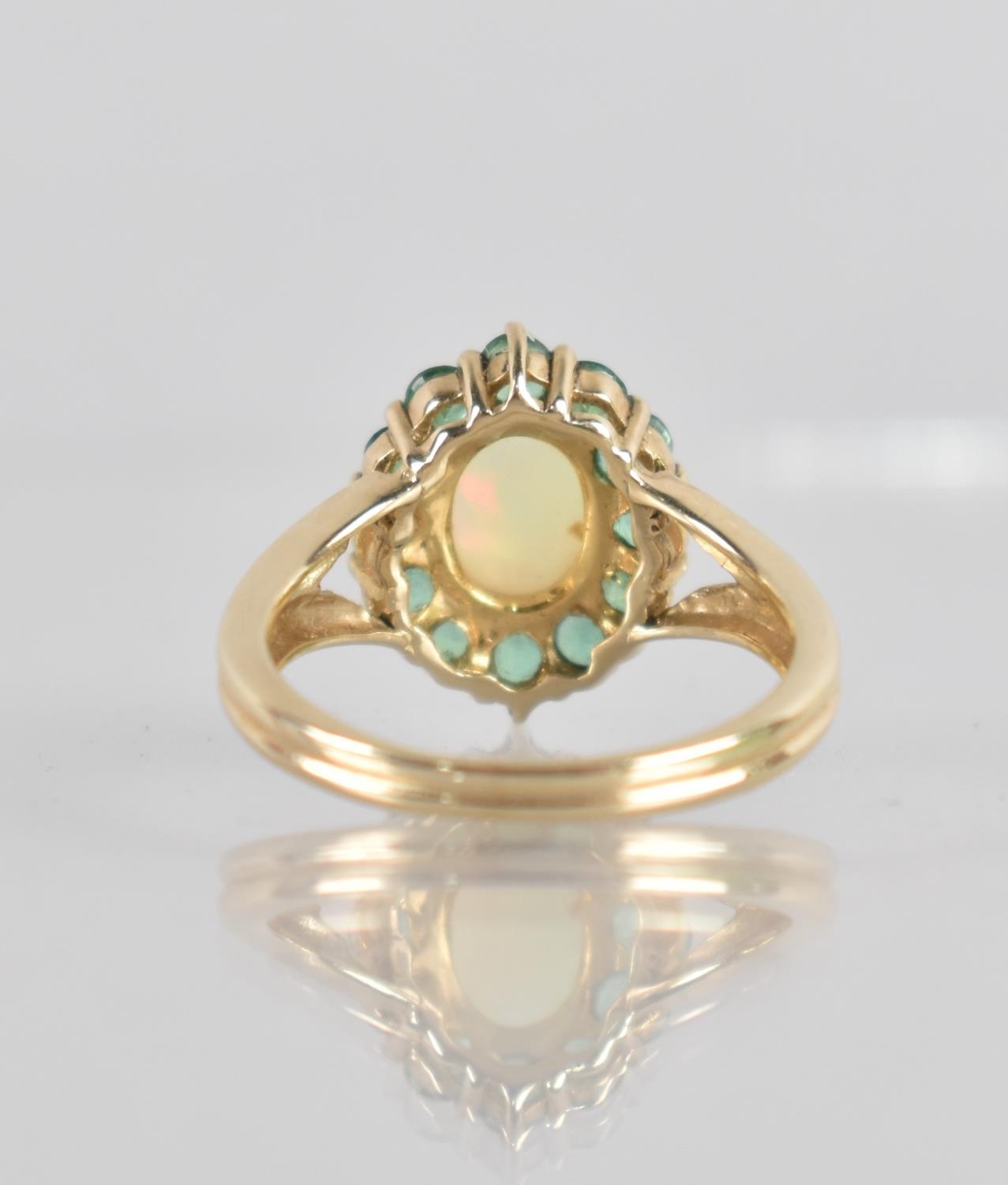 A 9ct Opal and Emerald Ladies Dress Ring, Central Oval Cabochon Stone Measuring 8x6mm in Four Claw - Image 4 of 4