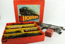 Hornby Gauge O Tank Passenger Set No. 41, boxed, includes clockwork 0-4-0 locomotive with key, 2