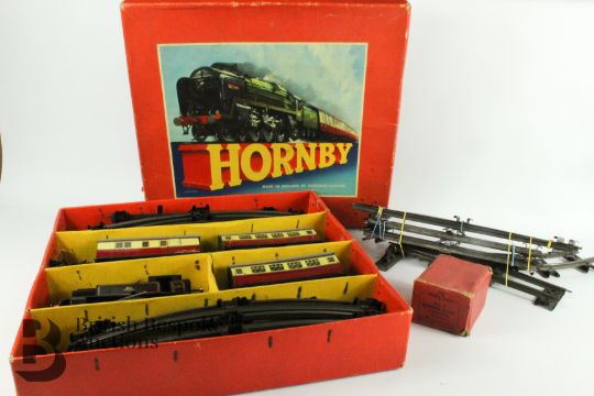 Hornby Gauge O Tank Passenger Set No. 41, boxed, includes clockwork 0-4-0 locomotive with key, 2 - Image 1 of 9