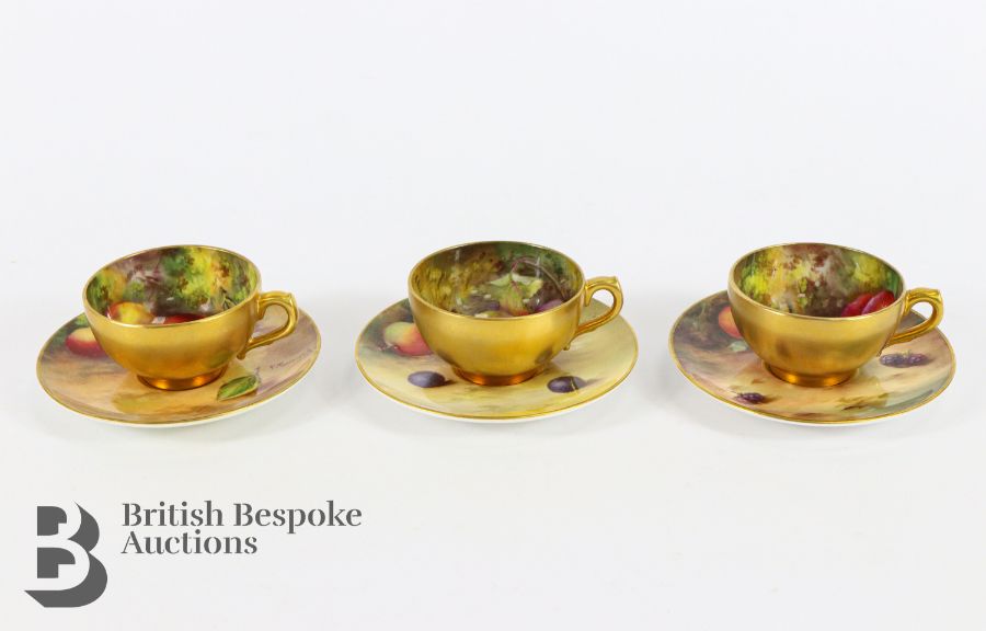 Six Royal Worcester Tea Cups and Saucers - Image 9 of 11