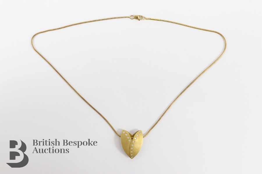 18ct Yellow Gold Heart-Shaped Pendant and Necklace