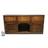 George III Kennel Dresser Base