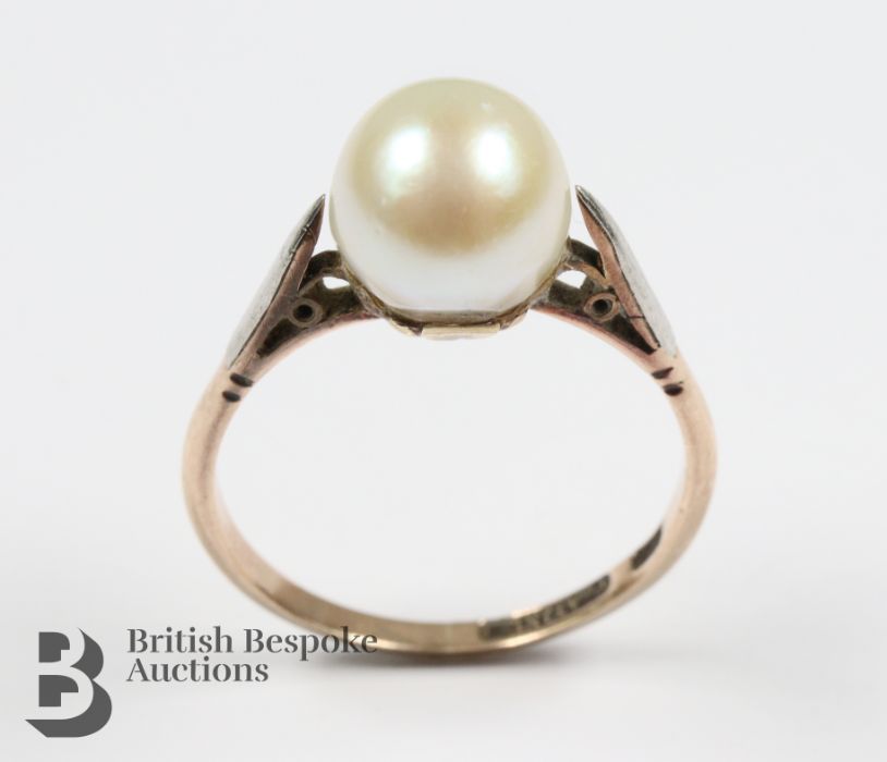 9ct and Platinum Pearl Ring - Image 2 of 3