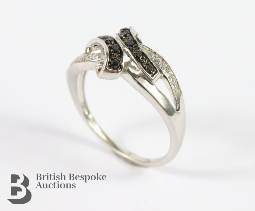 9ct White Gold and Black Diamond Ring - Image 2 of 3