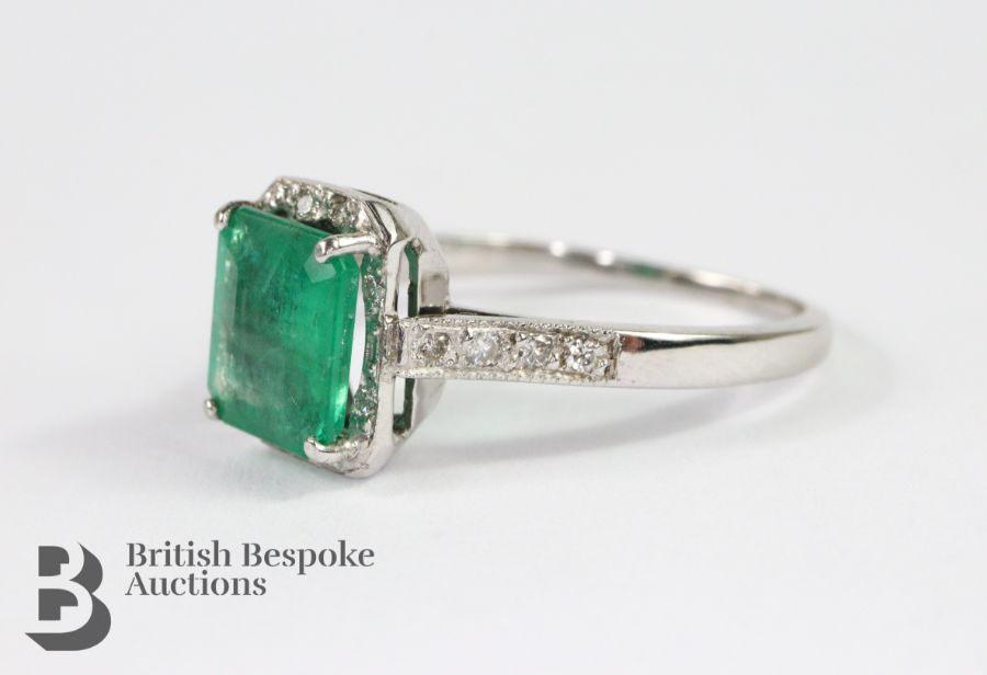 18ct Gold Emerald Ring - Image 5 of 5