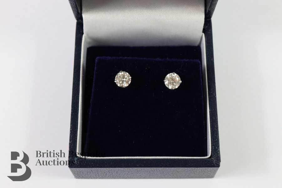 Pair of 14ct White Gold Diamond Stud Earrings - Image 3 of 4