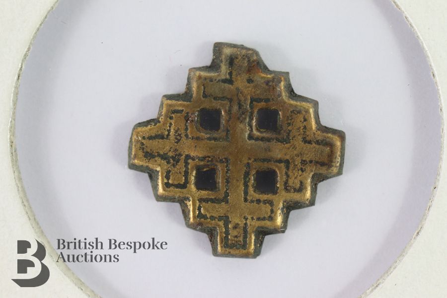 Pilgrims 14th Century Bronze Pendant - Image 2 of 3