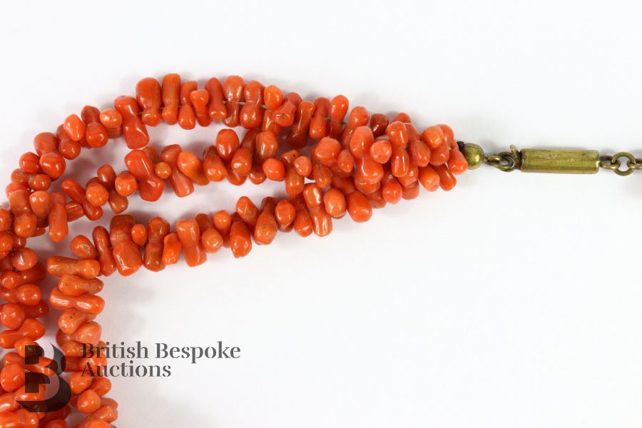 Victorian Three Strand Natural Coral Necklace - Image 3 of 4