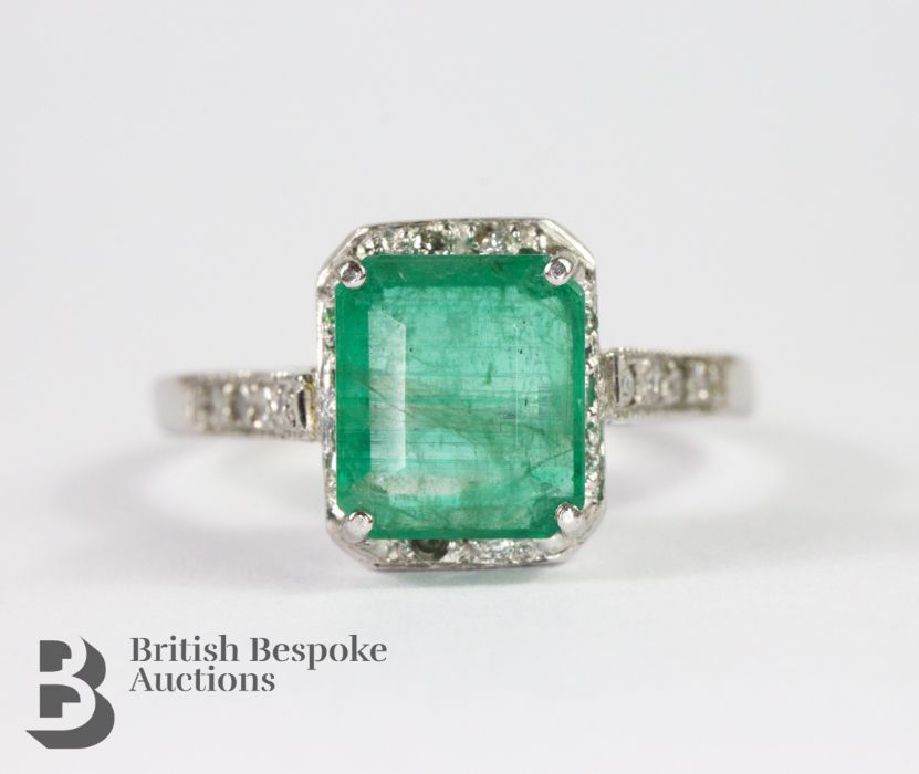 18ct Gold Emerald Ring - Image 4 of 5
