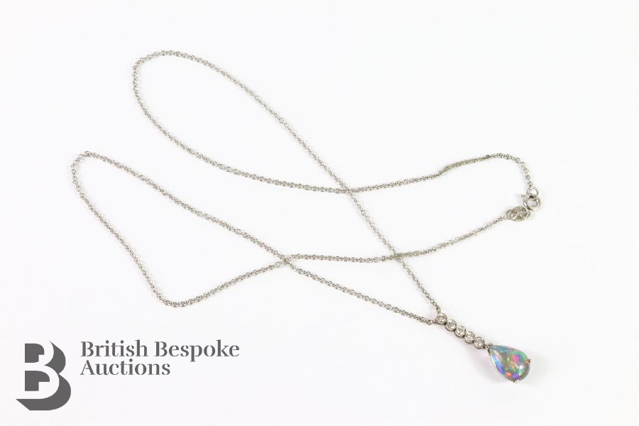 18ct White Gold Opal and Diamond Necklace - Image 2 of 4