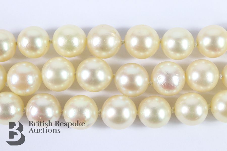 Fine Three-Strand Pearl Necklace - Image 5 of 8