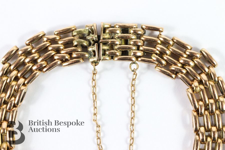 9ct Gold Gate-Link Bracelet - Image 2 of 3