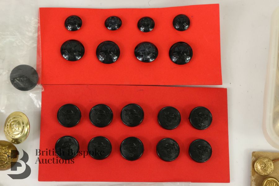 Large Quantity of Military Buttons - Image 4 of 9