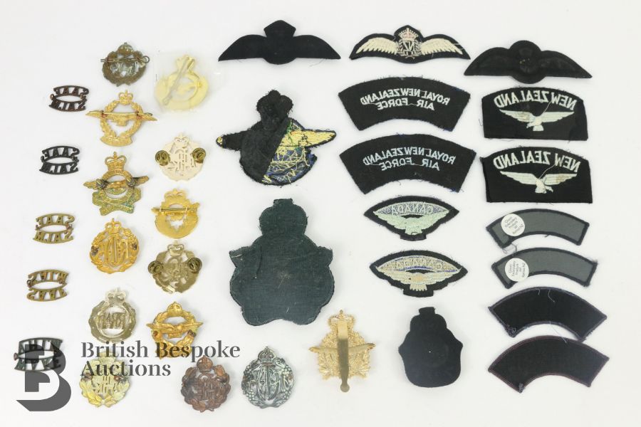 Collection of Metal and Cloth Colonial Airforce Insignia - Image 6 of 8