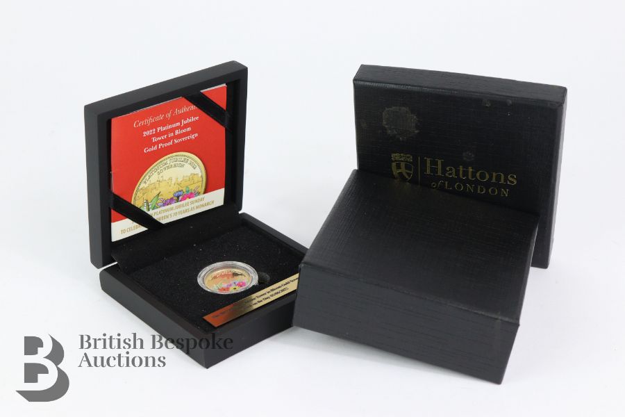 2022 Platinum Jubillee Tower in Bloom Gold Sovereign - Image 3 of 3