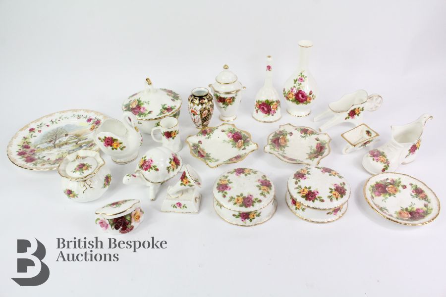 A Collection of Royal Albert Porcelain & Bone China - Image 2 of 5