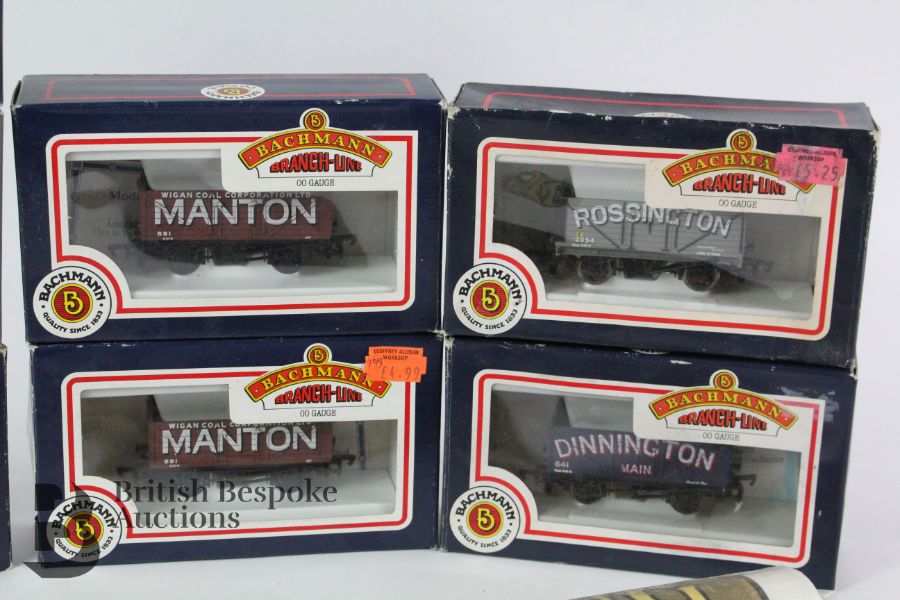 Bachmann and Dapol 00 Gauge Wagons - Image 2 of 4