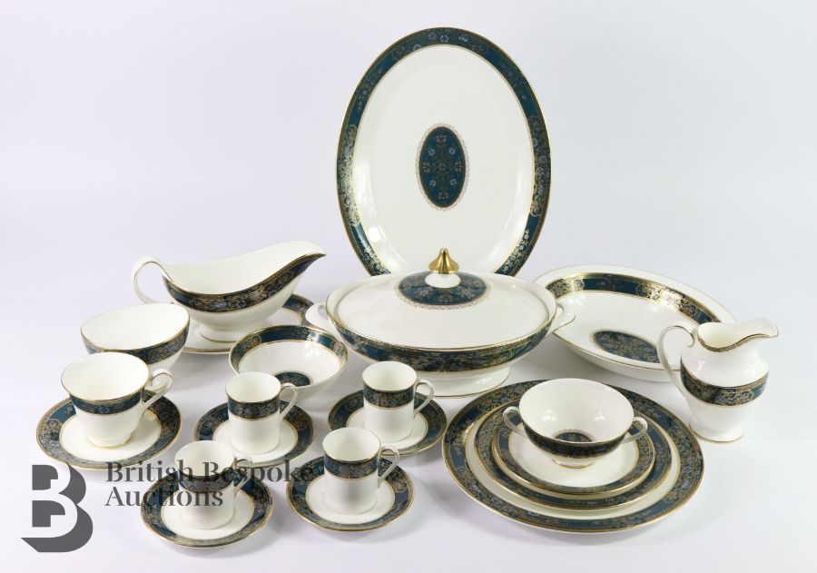 Carlyle Royal Doulton Dinner Service, Second Quality