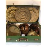 MIXED VINTAGE COLLECTION OF BRASS AND COPPERWARE ITEMS. INCLUDES POTS, WALL PLAQUES, AND MORE. IN