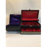 VINTAGE MELE (MADE IN USA) EXPANDING THREE-TIER JEWELLERY BOX, WITH RED FABRIC LINING. WITH