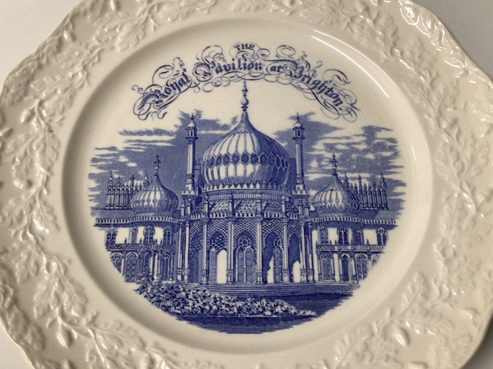 VINTAGE 1950’S MASON’S IRONSTONE ‘THE ROYAL PAVILION AT BRIGHTON’ PLATE. - Image 3 of 4