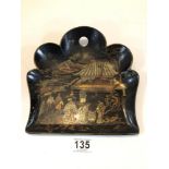 VINTAGE PAPIER-MÂCHÉ BLACK LACQUERED CRUMB TRAY WITH LANDSCAPE AND ORIENTAL FIGURES DESIGN.