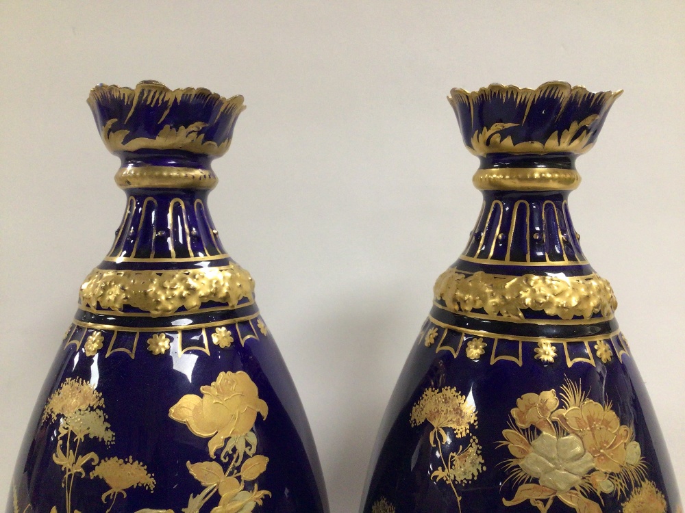 ROYAL CROWN DERBY COBALT BLUE WITH GILT DECORATION PAIR OF VASES, 23CM BOTH SLIGHT DAMAGE TO THE - Image 3 of 6