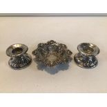 VICTORIAN HALLMARKED SILVER CIRCULAR PIERCED AND EMBOSSED BONBON DISH 8.5CM 1897 WITH A PAIR OF