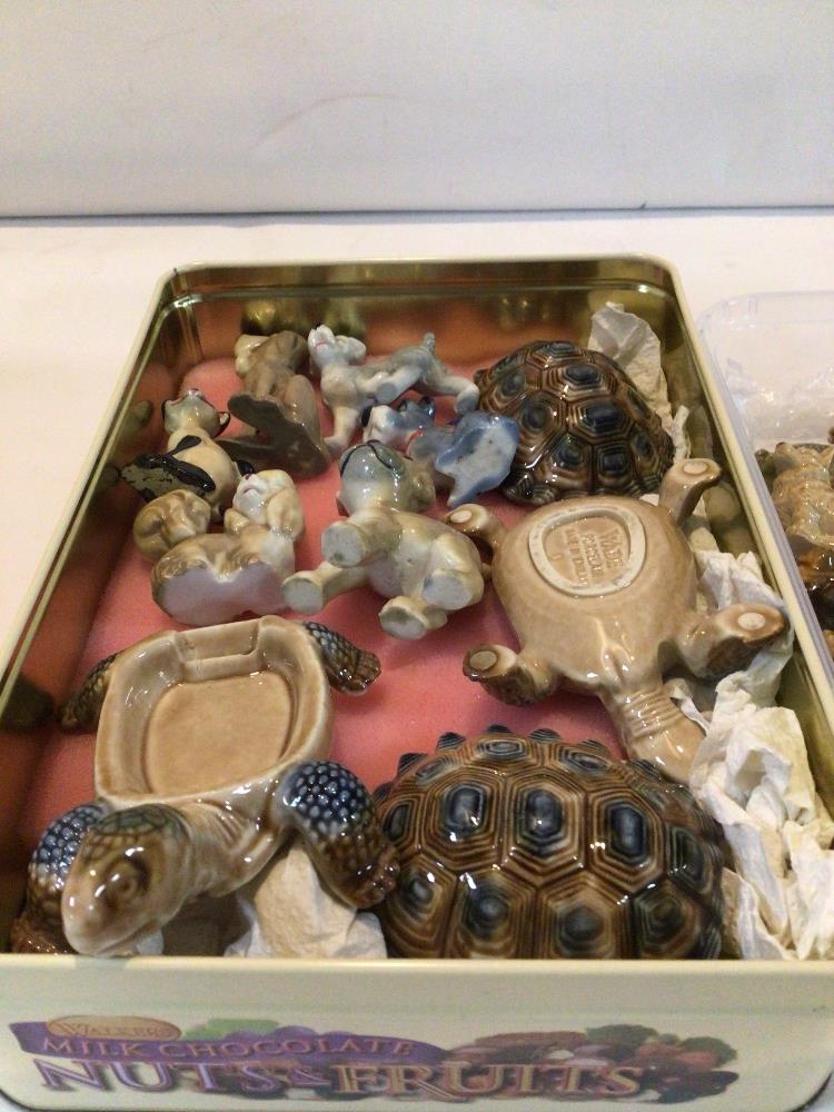 COLLECTION OF MINIATURE PORCELAIN ANIMAL FIGURINES. INCLUDING WADE. - Image 5 of 5