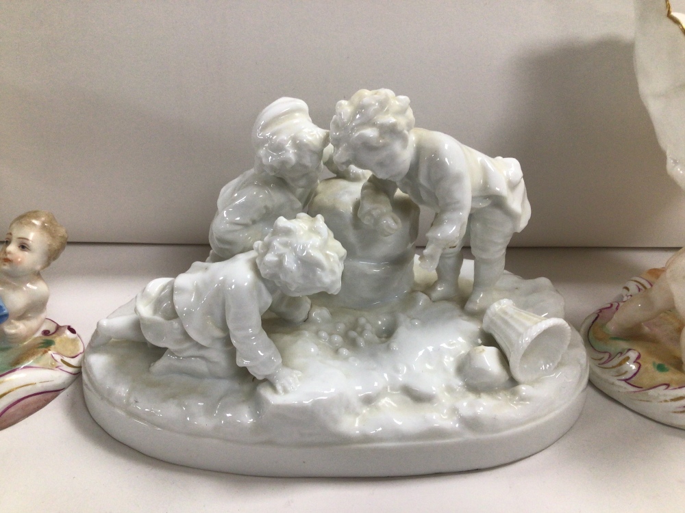PAIR OF CONTINENTAL PORCELAIN FIGURE, PUTTI SUPPORTING SHELLS, 15CM WITH WHITE GLAZED GROUP-CHILDREN - Image 4 of 6