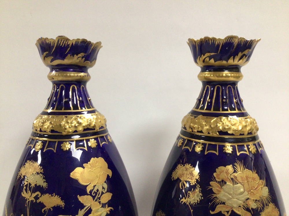ROYAL CROWN DERBY COBALT BLUE WITH GILT DECORATION PAIR OF VASES, 23CM BOTH SLIGHT DAMAGE TO THE - Image 2 of 6